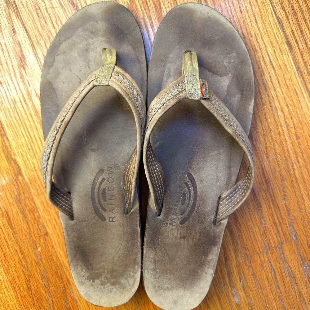 Rainbow Narrow Strap Women’s Flip Flops Sandals Size 10 Tan Double Layer